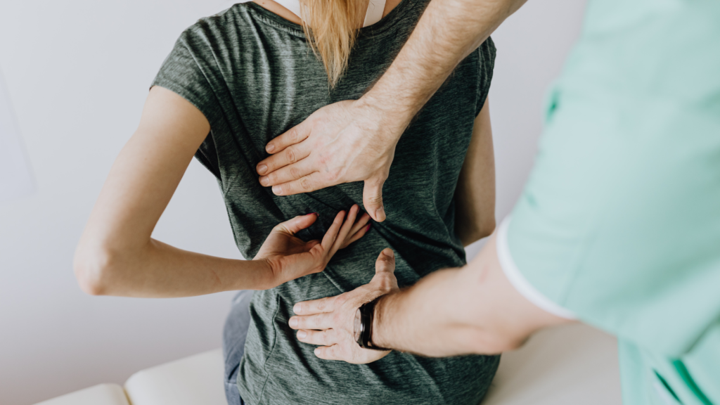 Osteopata realizando tratamiento